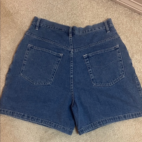 Vintage Disney Denim Shorts with Embroidered Pooh and Piglet - Picture 8 of 13